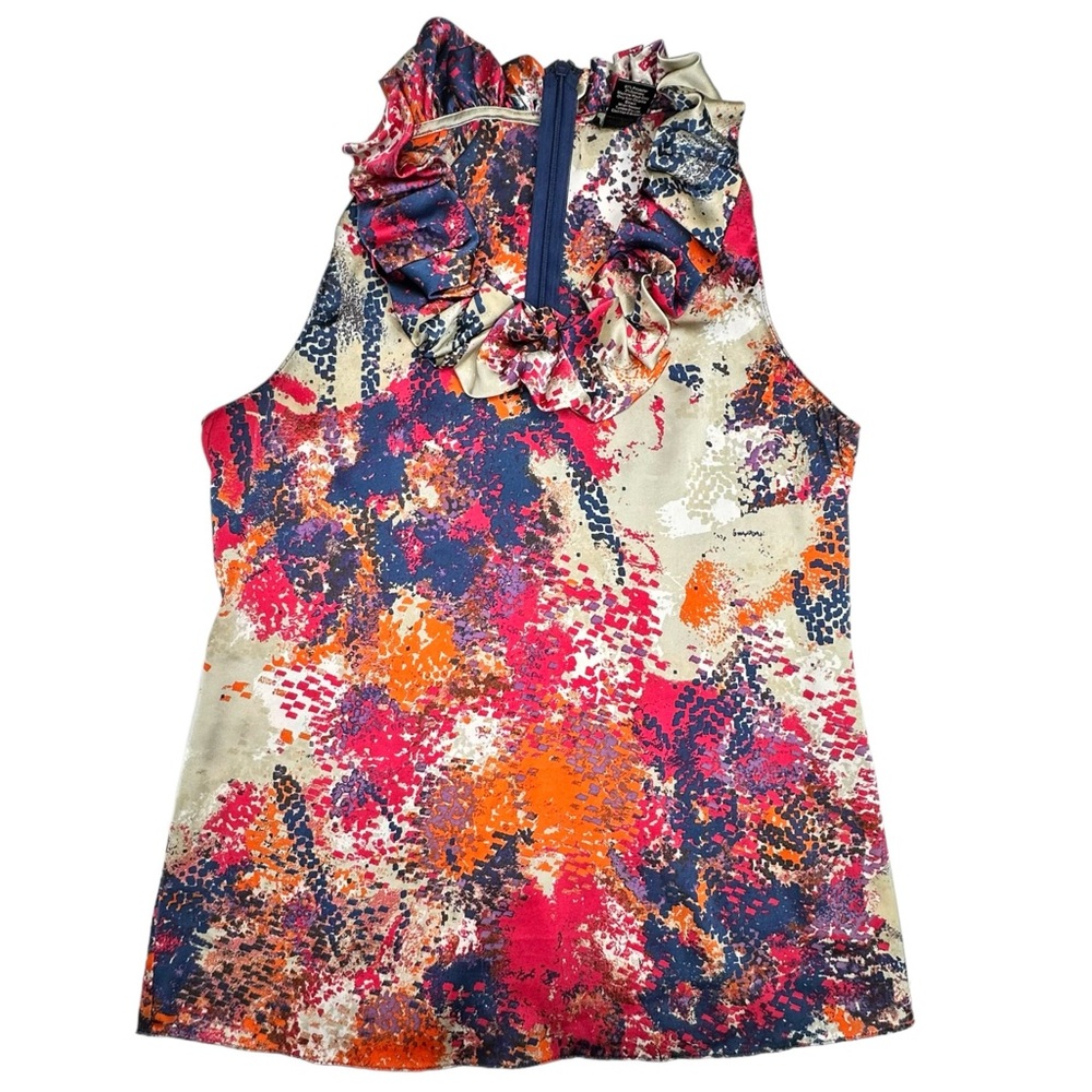 Petite 0 Ann Taylor sleeveless abstract shirt with ruffled collar.